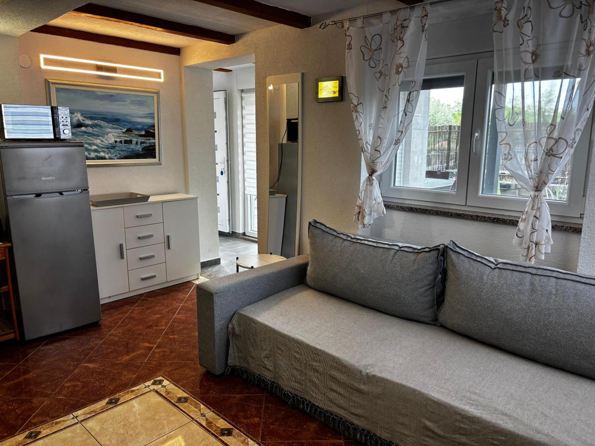 Rozi Apartment